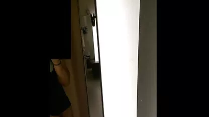 חבר מורח שמן על ירכיים עסיסיות, מצלמות סקס my תלמיד עם חזה נפוח וסוטר לו בכובע מספוא