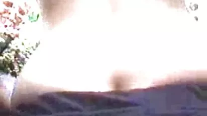 לבעלי מצלמות מין בלייב חינם יש דודה מבוגרת יותר במטבח.