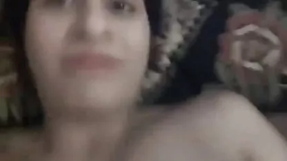 לאבלס, אל תשכח את הפיקניק מצלמות סקס בשידור חי חינם והקלע בתחת, שני שוורים רזים באמצע היער.