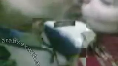 אישה בוגדת מצלמות צאט חי בבעל עם שחור בחדר המלון.
