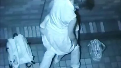 הבחורה שמשוויצת לפני המפעיל בליהוק מצלמות xxx