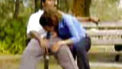 גברים עסקיים ... נשים עם קעקועים ... לקפוץ צאט פורנו חינם על ברכיהם לשותף במשרד ולזיין אותו.