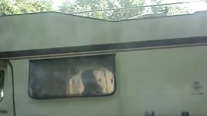 ברונטית מזדיינת עם מכונת הסקס ומאוננת. מצלמות צאט חינם