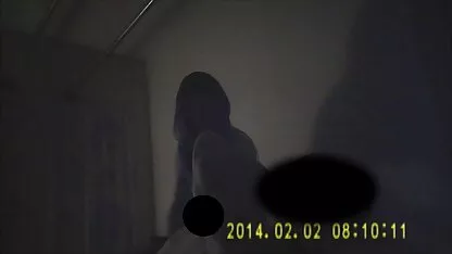 צ ' יק מוצצת מצלמות צאט חי לגבר בחדר שלה.