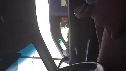 ג ' ינג ' ית מצלמות מין חינם בלונדינית מוצצת לגבר.