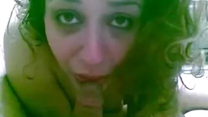 זיון מצלמות xxx חמוד בתחת על המיטה.