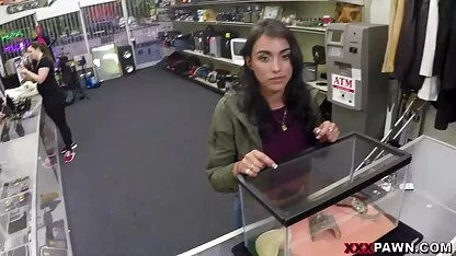 בחור מזיין מצלמות סקס חינמיות דיילת שחורה בשירותים ושפיך בפה