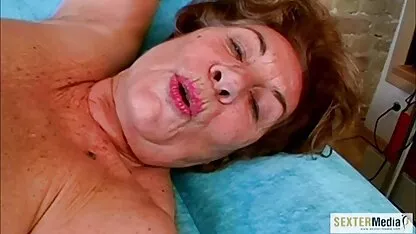 בחורה שמנה מאבדת תחת מול חבר ששוכב על הספה סקס בלייב מין חינם
