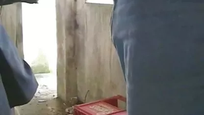 אשתו מקבלת נתנה למאהב שלה סקס עם חיות חינם מול בעלה