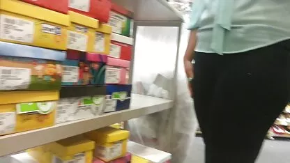 סטודנטים עושים סקס אחרי שהם לומדים מצלמות צאט חי בחדר השינה.