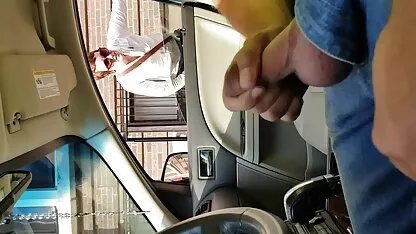 בחורה רוסיה עם משקפיים עושה סקס חינם חיות לעצמה איסוף ביום הדייט.
