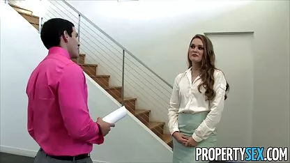 נשים יפניות רזות רוחצות סקס בלייב מין חינם בשירותים.