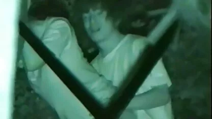 חבר משך את הכובע החמוד עם חזה קטן סקס מצלמות חינם בחבית