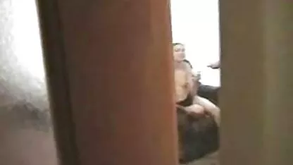 שתי לסביות יפהפיות מלטפות בעדינות נקבות סקס מצלמות חיות הם