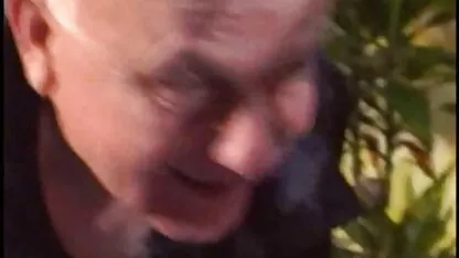 מינקס מראה מצלמות סקס לייב את הסרט שלא נגזז מול המצלמה.