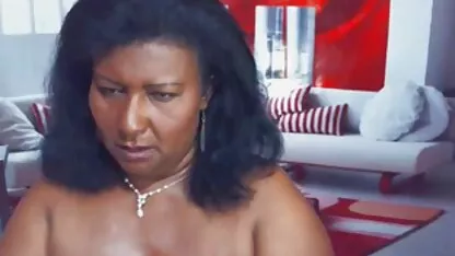 אמא סקס חינם עם חיות עם ציצים גדולים מזדיינת במטבח