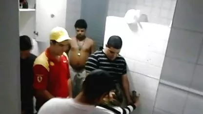 ספורטאים לזיין סקס מצלמות צט בלונדינית בתחת במכון הכושר