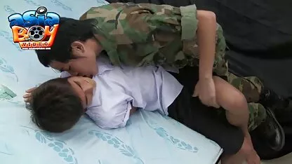 שני ציירים ודוגמנית ג ' ינג 'ית בשם קונצ' רנג ' פורנו צאט חינם קוני באולפן.