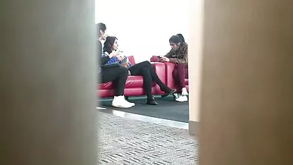 בנות צבועות עם סוודר שחור מצלמות סקס חי חינם מוצצות שותפות זין