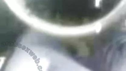 אישה עם משקפיים ליקקה דילדו מצלמות מין בלייב חינם קטן וישבה עליו עם נרתיק בשירותים