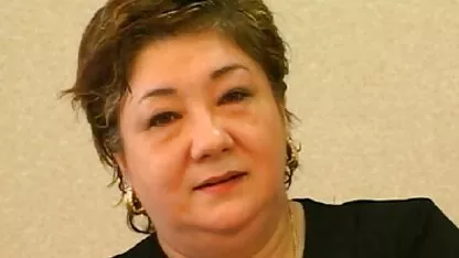 סנונית גרביונים אמריקאית משתינה על מצלמות מין בלייב חינם כל הכדור ונותנת פות לשיערות ערווה שעירות