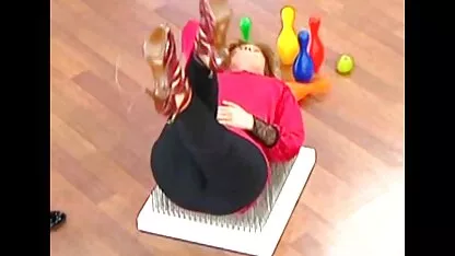 הבחור שיחות וידאו סקס חינם עושה אוראלי לחברה שלו בחדר השינה.