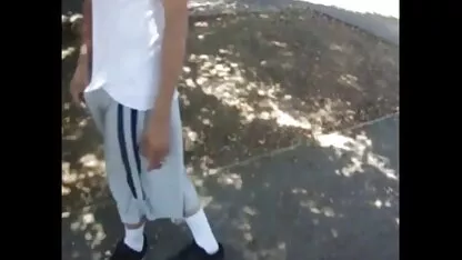 בלונדינית יפייפיה מול המצלמה מזדיינת עם מצלמות צאט חי החבר שלה ומצצה את זה